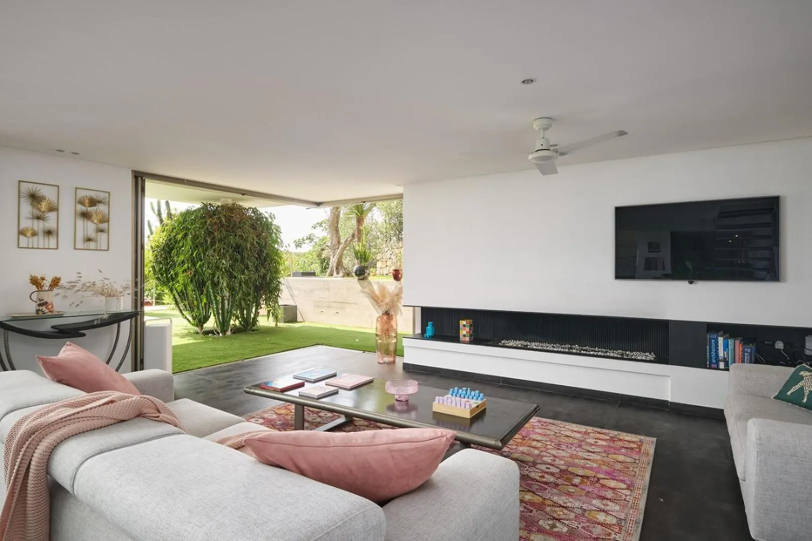 Cannes - Modern Villa With 180° Sea View Vallauris