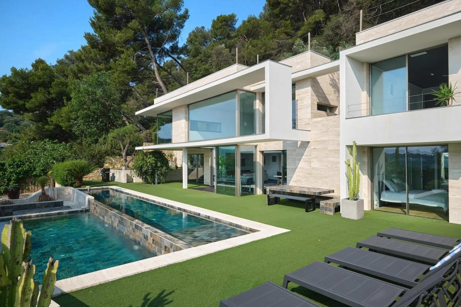 Cannes - Modern Villa With 180° Sea View Vallauris