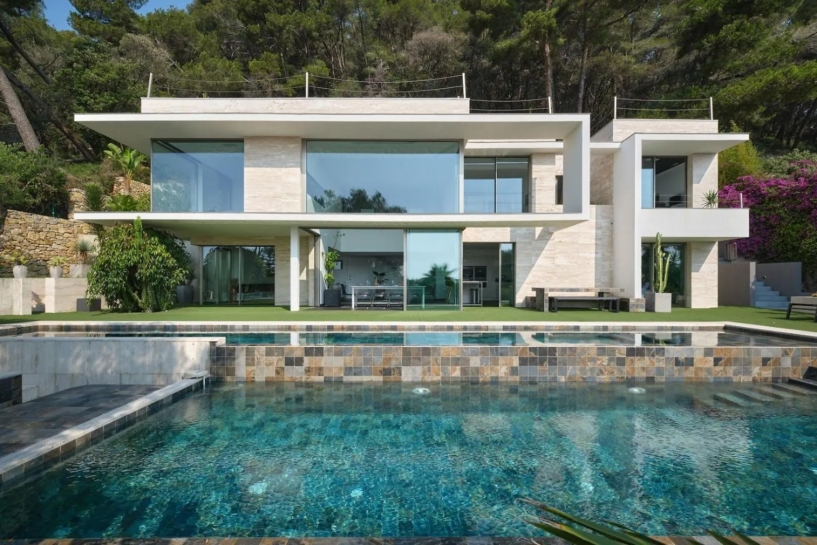 Cannes - Modern Villa With 180° Sea View Vallauris Francia